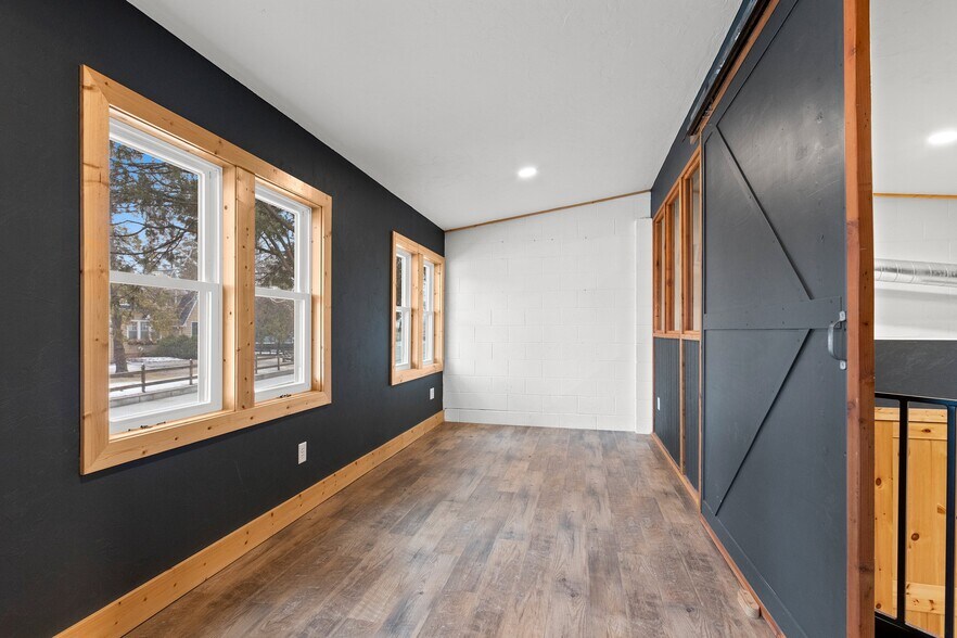 More Photos Of 1774 Riverside Dr, Suamico Freestanding For Lease