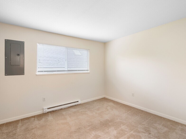 More Photos Of 1626-1646 SE Ash St, Portland Apartments For Sale