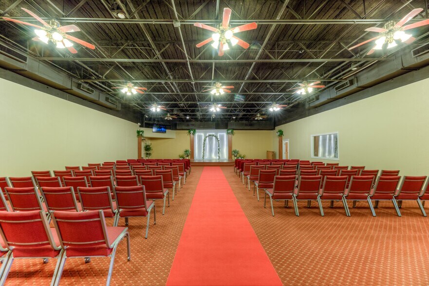 More Photos Of 1109 E Memphis St, Broken Arrow Religious Facility For Lease