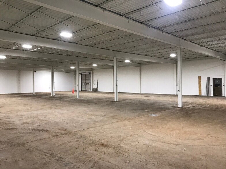 More Photos Of 5311 Plainfield Ave NE, Grand Rapids Manufacturing For Lease