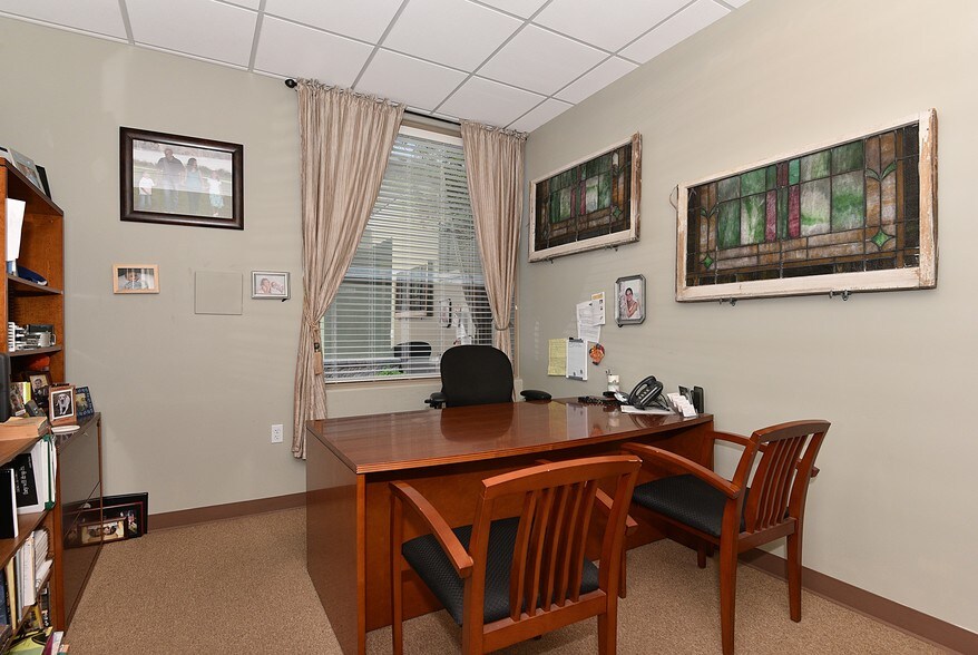 More Photos Of 34975 N North Valley Pky, Phoenix Medical For Lease