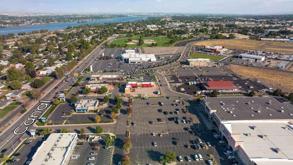 More Photos Of 6494 W Skagit, Kennewick Restaurant For Lease