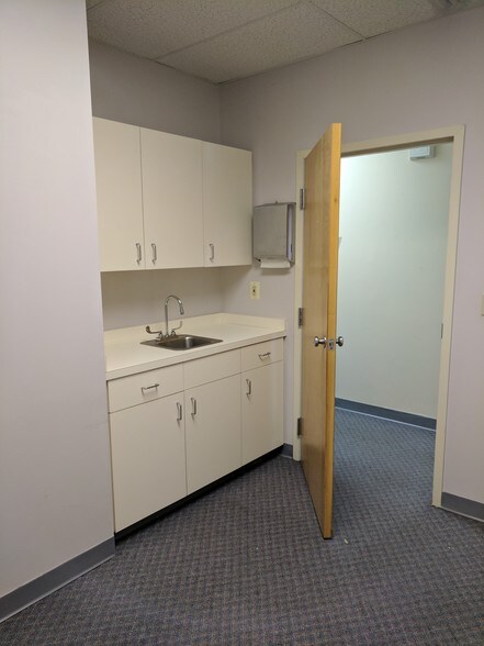 More Photos Of 1450 Parkside Ave, Ewing Medical For Lease