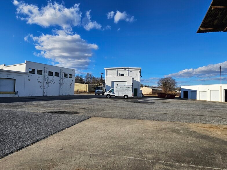 More Photos Of 173 Water St, Bridgeton Warehouse For Sale