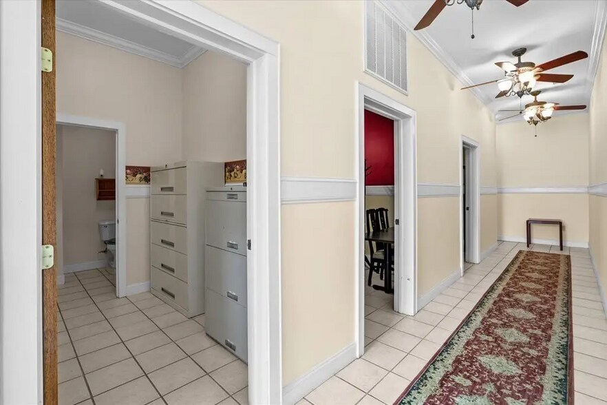 More Photos Of 313 Wolfe St, Cohutta Office For Sale