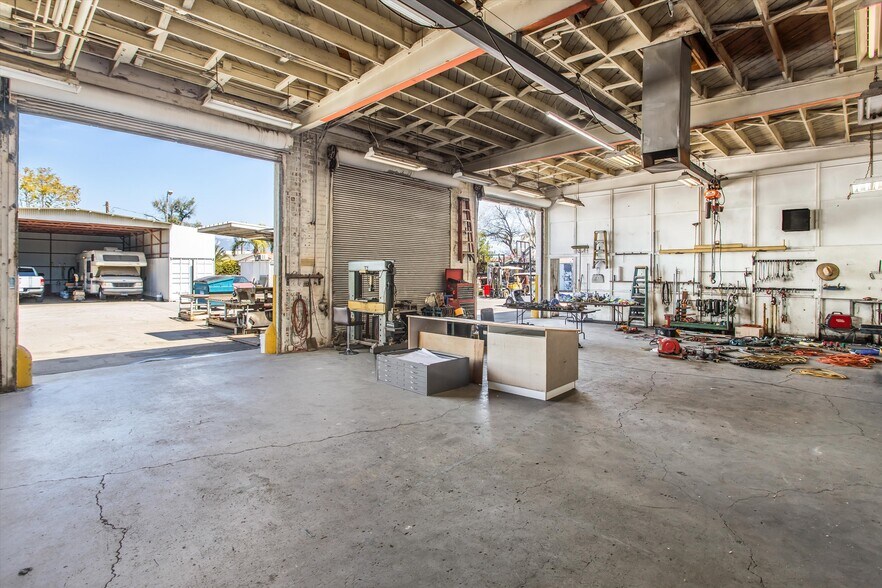 More Photos Of 358 N 6th St, Colton Warehouse For Sale