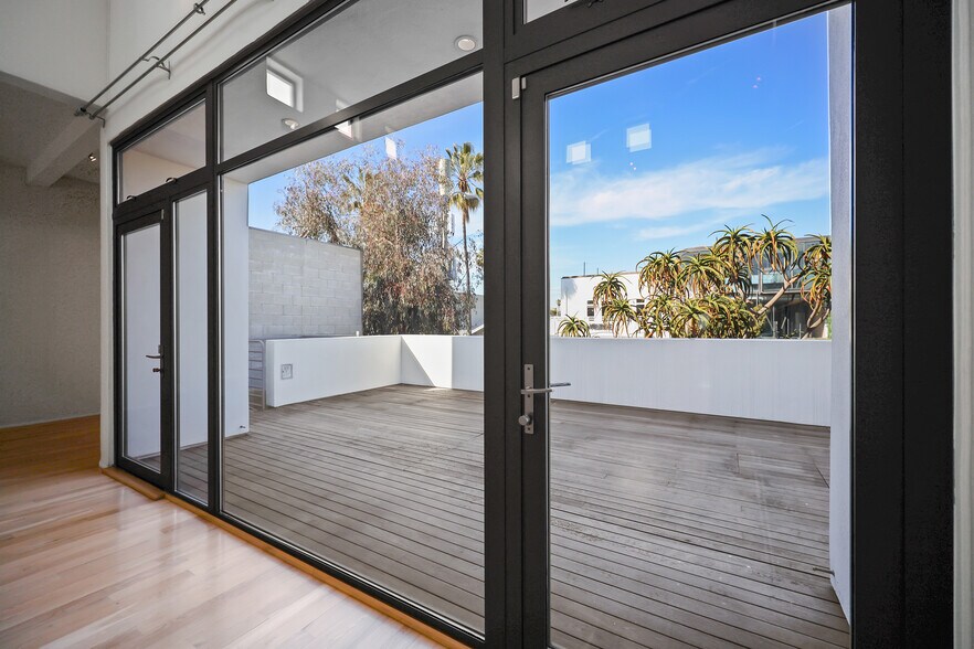 More Photos Of 1514 Abbot Kinney Blvd, Los Angeles Loft Creative Space For Lease