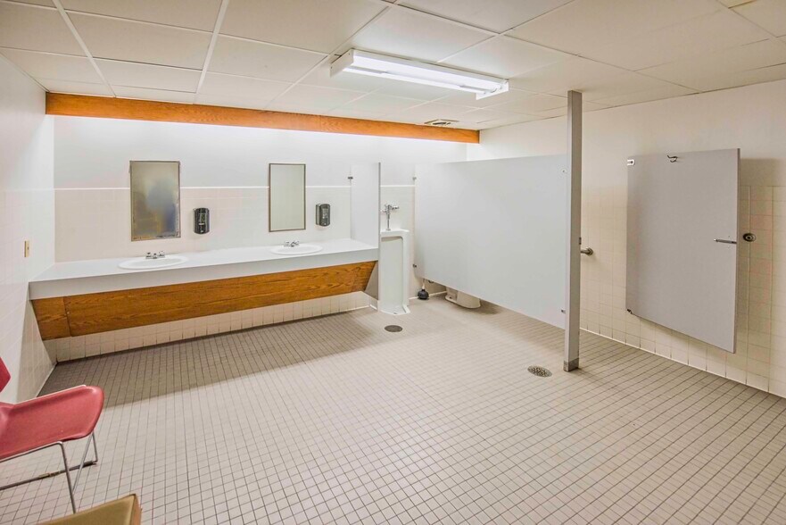 More Photos Of 149 Wisconsin Ave, Waukesha Medical For Sale