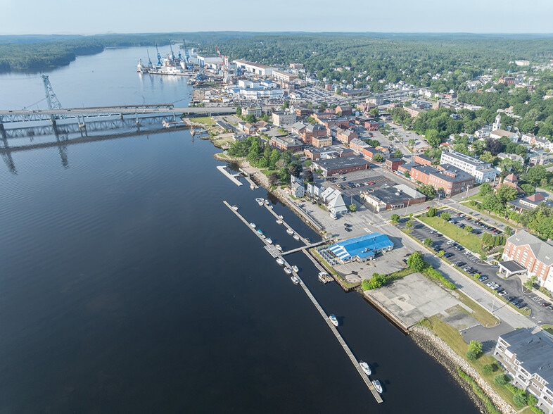 More Photos Of 119 Commercial St, Bath Marina For Sale
