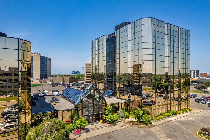 More Photos Of 1 Av Holiday, Pointe-claire Unknown For Lease