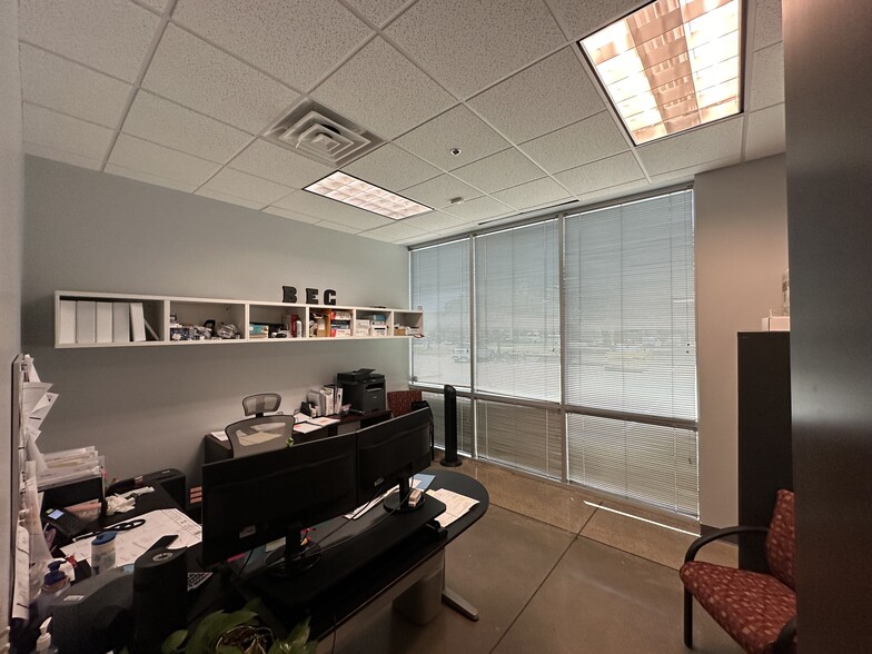 More Photos Of 3301 Matrix Dr, Richardson Research And Development For Sale