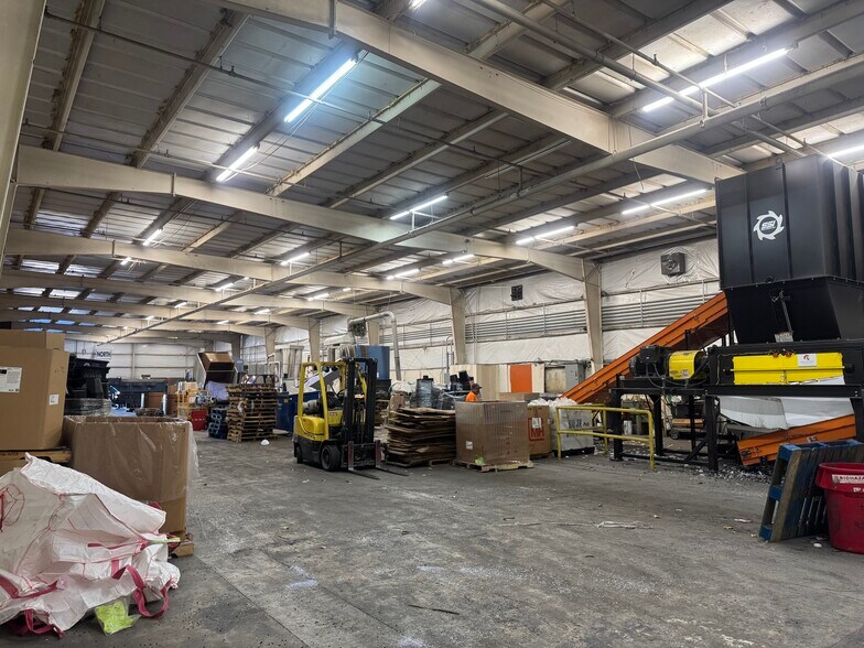 More Photos Of 3600 E 45th Ave, Denver Manufacturing For Sale