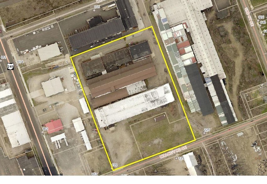 More Photos Of 201 Wetmore Ave SE, Massillon Manufacturing For Lease