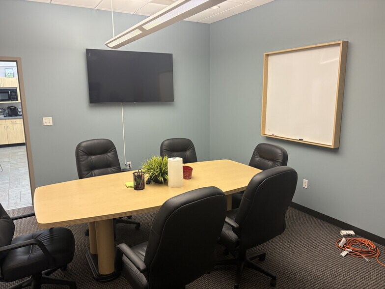 More Photos Of 920-926 Hemsath Rd, Saint Charles Warehouse For Sale