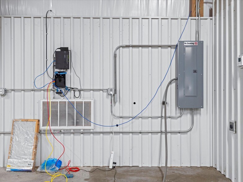 More Photos Of 7380 International Ct, Bartlesville Warehouse For Lease