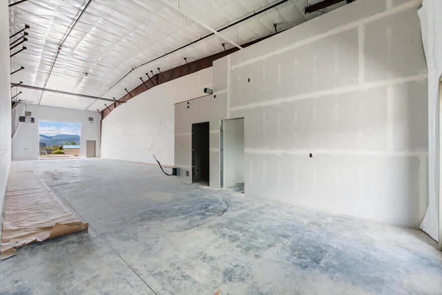 More Photos Of 6725 Butler Creek Unit 11 Rd, Missoula Flex For Lease