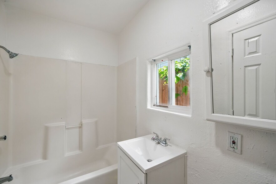 More Photos Of 462 Delhi Ave, Stockton Multifamily For Sale