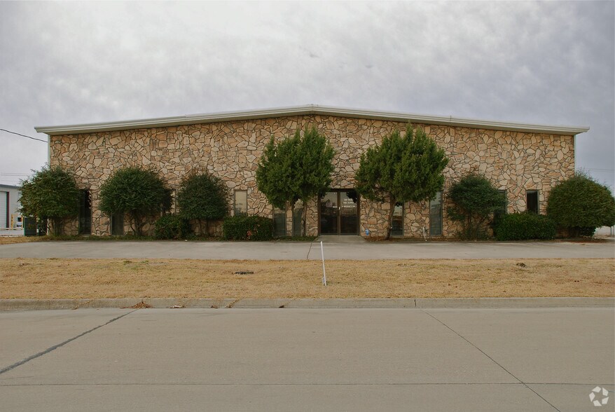 More Photos Of 9 Regency Dr, Wylie Warehouse For Lease