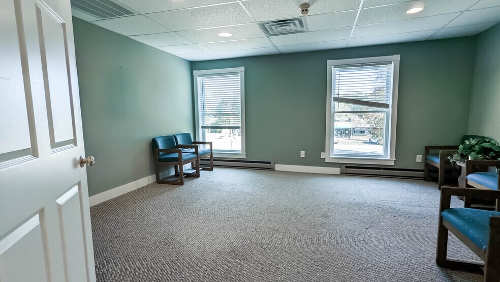 More Photos Of 191 Main St, Old Saybrook Loft Creative Space For Lease