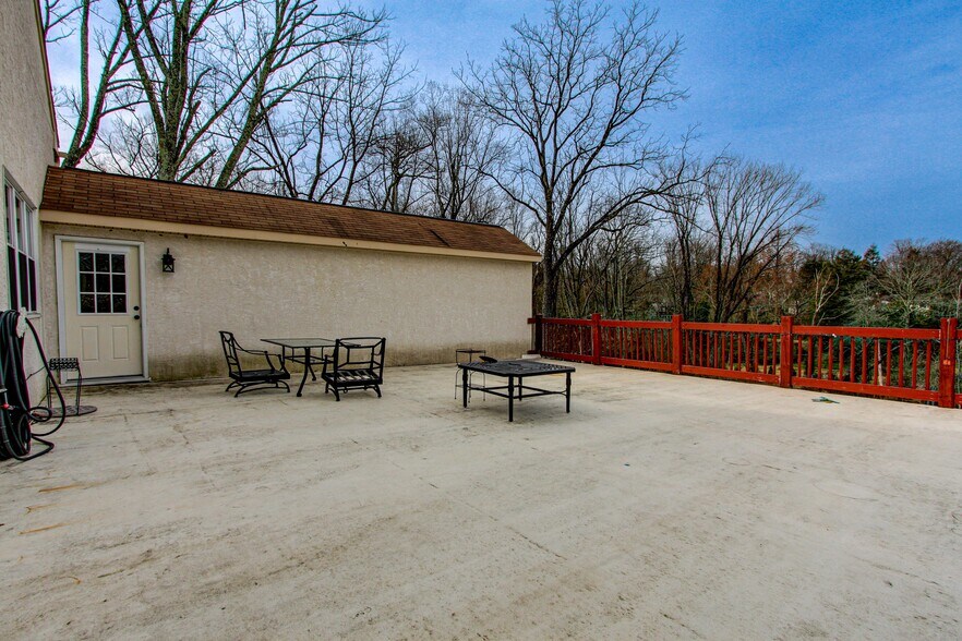 More Photos Of 3328 Huntingdon Pike, Huntingdon Valley Service For Sale