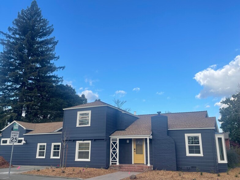 Primary Photo Of 550 Doyle Park Dr, Santa Rosa Office Residential For Lease