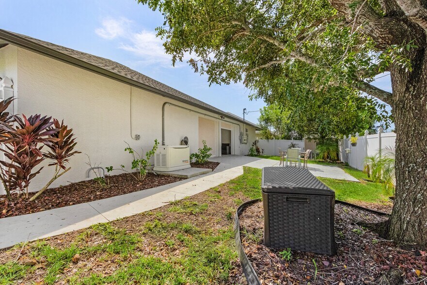 More Photos Of 4614-4616 SW 7th Pl, Cape Coral Assisted Living For Sale