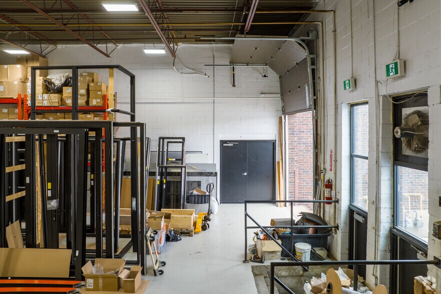 More Photos Of 7720 Kimbel St, Mississauga Warehouse For Lease