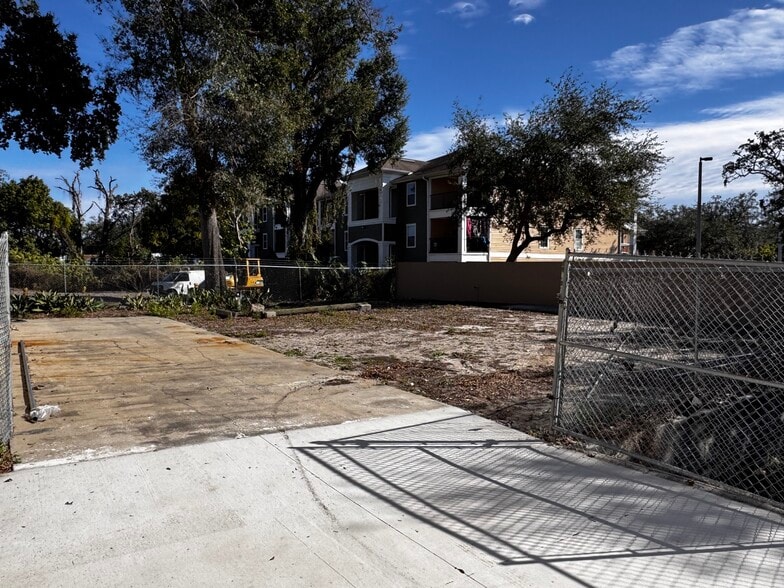 More Photos Of 4169 Hillsborough Ave, Tampa Warehouse For Lease