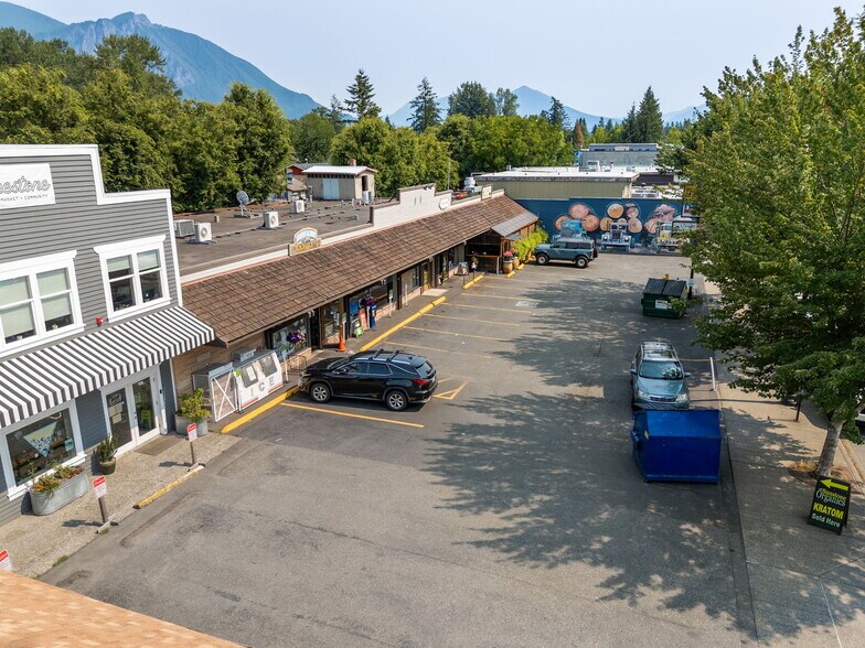 More Photos Of 8030 Railroad Ave SE, Snoqualmie Supermarket For Sale