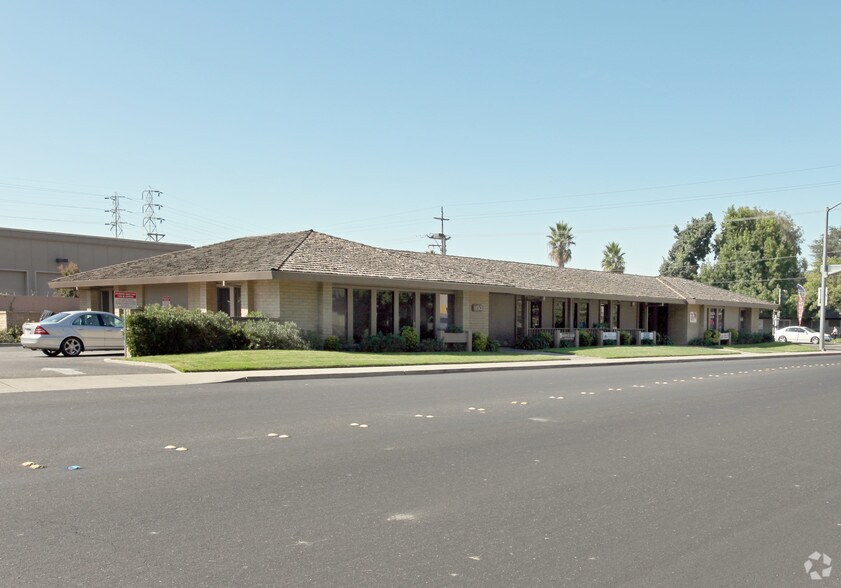 Primary Photo Of 1150 W Center St, Manteca Office For Lease