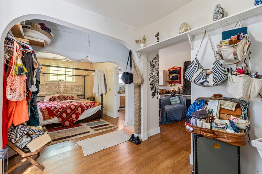 More Photos Of 145 N Market St, Wailuku Storefront Retail Residential For Lease