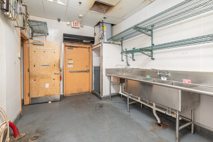 More Photos Of 87 Cotton Mill Rd, Starkville Storefront For Lease