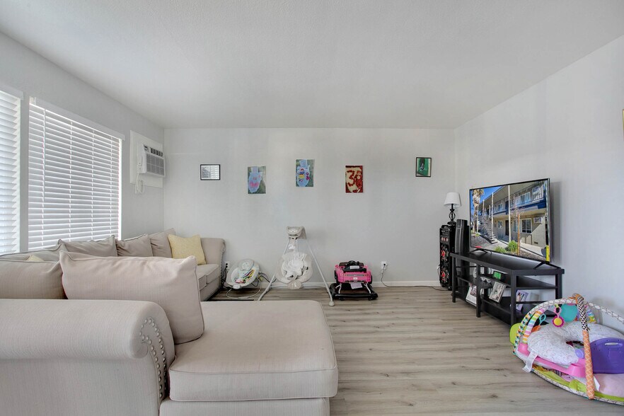 More Photos Of 133 W I St, Los Banos Apartments For Sale