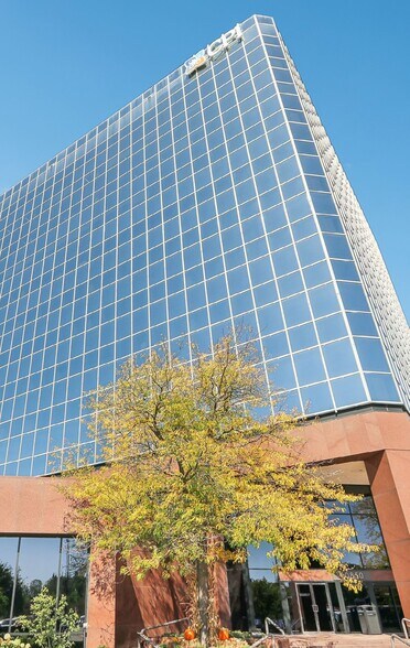 More Photos Of 10850 W Park Pl, Milwaukee Office For Lease