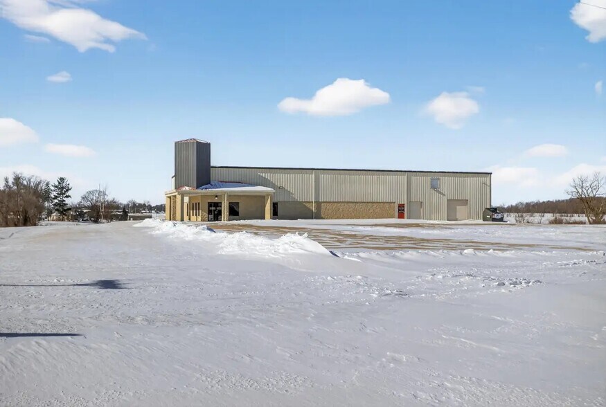 More Photos Of 8080 Matthews Hwy, Tecumseh Freestanding For Sale