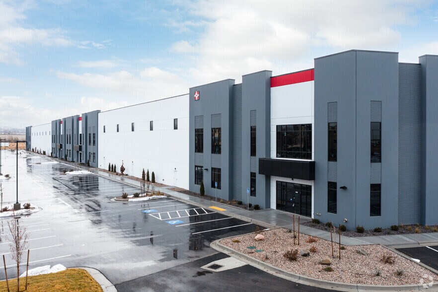 More Photos Of 1027 West 700 South, Pleasant Grove Warehouse For Lease