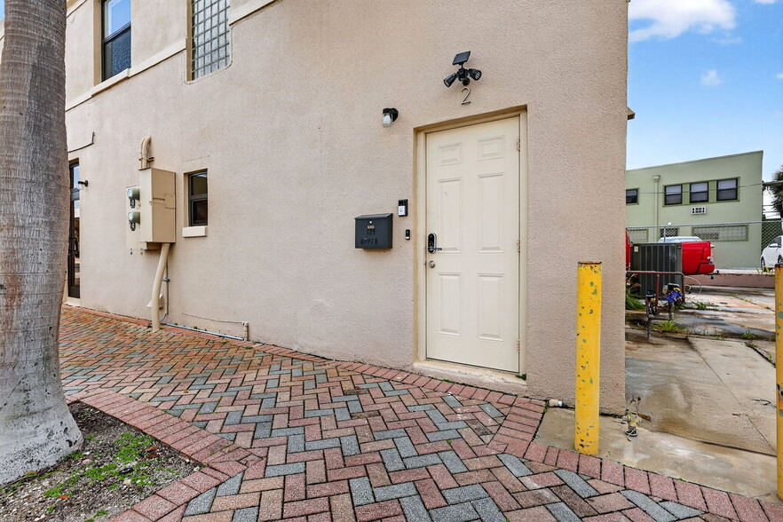 More Photos Of 129 N 5th St, Fort Pierce Storefront Retail Residential For Sale