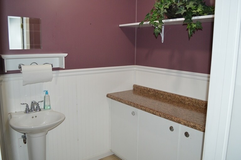 More Photos Of 123 N Alpine Rd, Rockford Freestanding For Sale