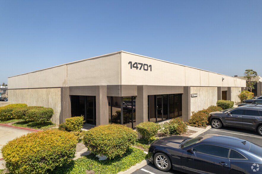 More Photos Of 2852 Walnut Ave, Tustin Warehouse For Lease
