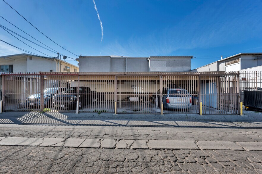 More Photos Of 17945 Roscoe Blvd, Northridge Apartments For Sale