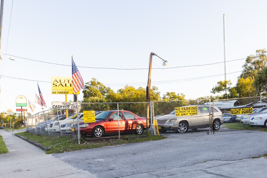 6444 N Orange Blossom Trl, Orlando, FL 32810 Auto Dealership For Sale