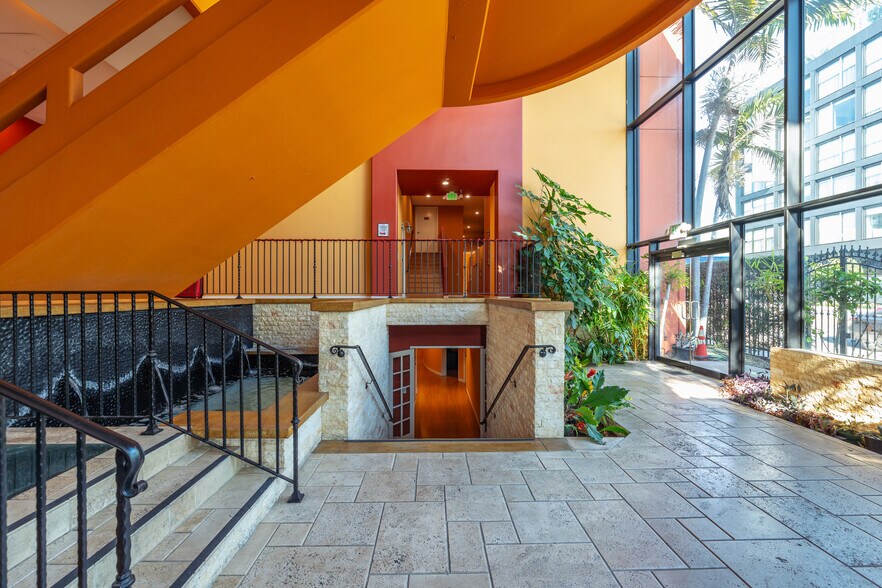 More Photos Of 1415 N Cahuenga Blvd, Los Angeles Loft Creative Space For Sale