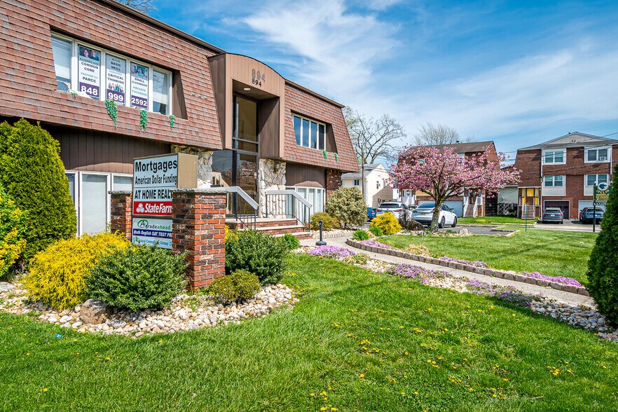 More Photos Of 894 Green St, Iselin Office For Sale