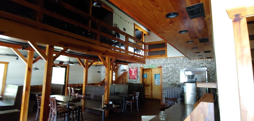 More Photos Of 386 Highway 82 S, Jefferson Restaurant For Sale