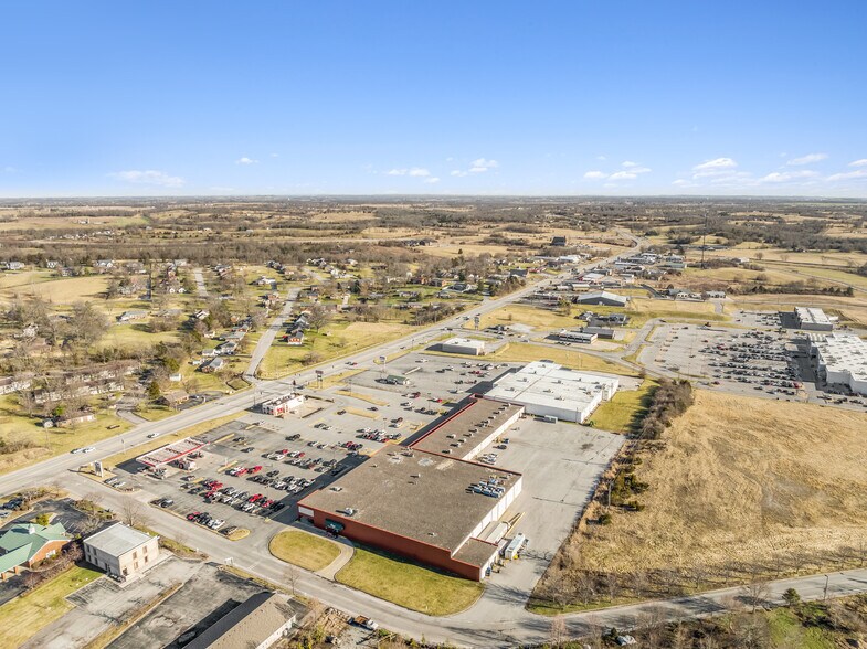 More Photos Of 844 S College St, Harrodsburg Unknown For Sale