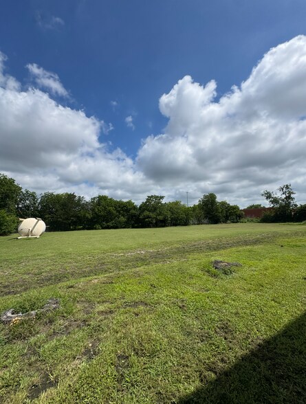 More Photos Of 616 S 9th St, Corsicana Warehouse For Sale