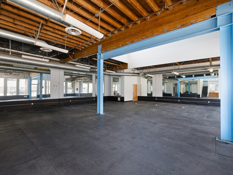 More Photos Of 4005 Highland Ave, Manhattan Beach Storefront Retail Office For Sale