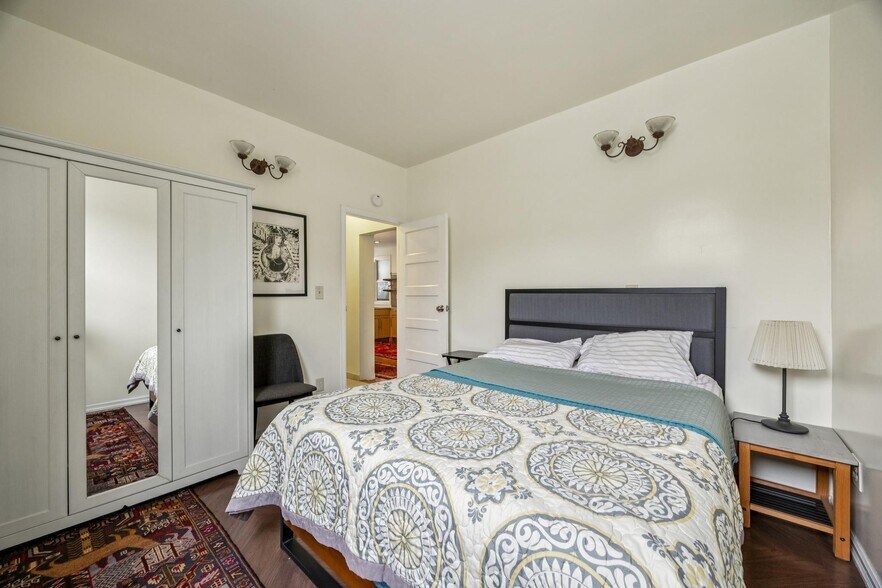 More Photos Of 356-360 24th St, Oakland Flex For Sale