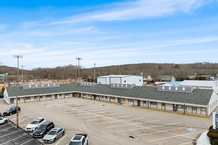 More Photos Of 131 Boston Post Rd, East Lyme Office For Lease