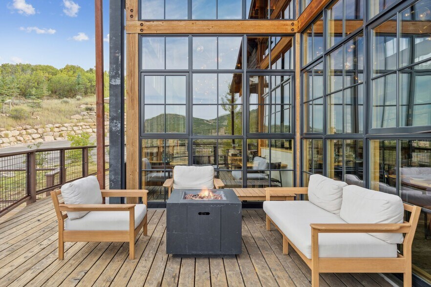 More Photos Of 27649 Old Lincoln Highway, Wanship Freestanding For Sale